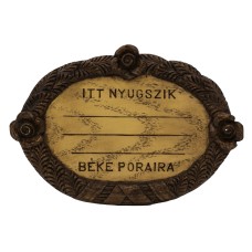 Fejfatábla fautánzatú rózsás Fejfatábla fautánzatú rózsás